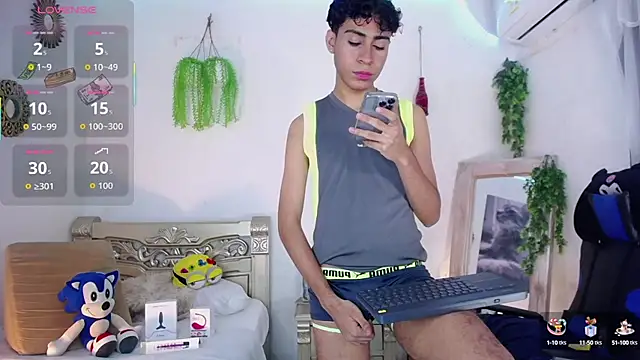 huge armound online show from October 2025 04:59:02 AM