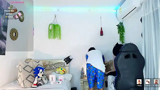 huge armound online show from March 2026 08:03:01 PM