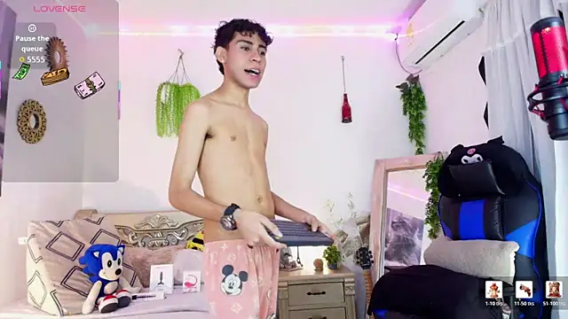 huge armound online show from March 2026 02:00:02 AM