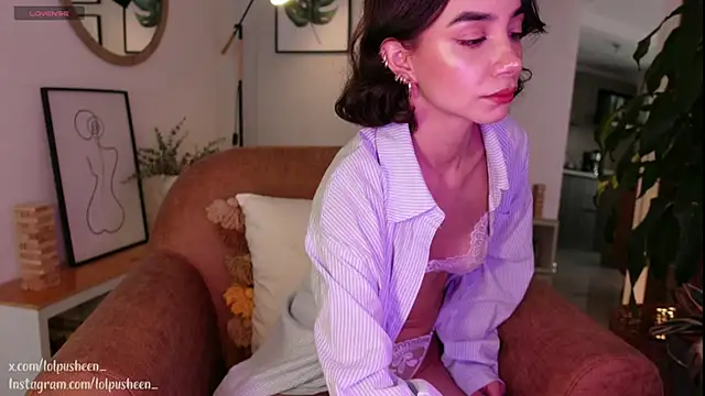 Snapshot of JulietteDee chatting on January 2025 09:10:01 PM JulietteDee online show from January 2025 09:10:01 PM