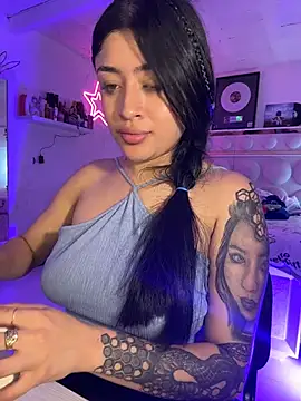 lucianaroy online show from April 2026 11:21:02 PM