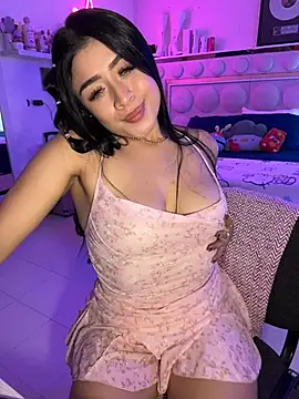 lucianaroy online show from May 2026 11:33:02 PM