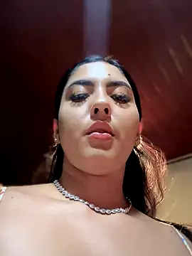 MarianaBenz online show from October 2025 12:00:02 AM