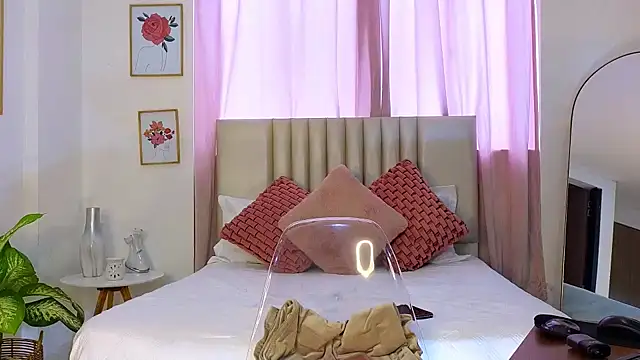 KristennBlue online show from February 2025 01:25:01 PM