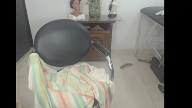 Snapshot of bardotbigcockts chatting on February 2025 01:02:01 AM bardotbigcockts online show from February 2025 01:02:01 AM