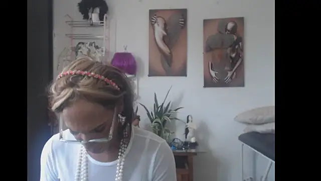 Snapshot of bardotbigcockts chatting on March 2025 06:59:02 PM bardotbigcockts online show from March 2025 06:59:02 PM