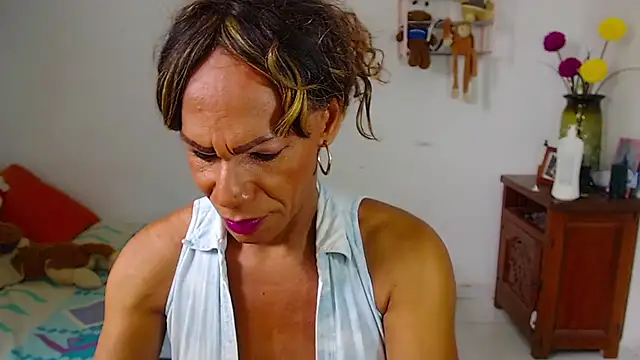 Snapshot of bardotbigcockts chatting on October 2025 07:12:02 PM bardotbigcockts online show from October 2025 07:12:02 PM