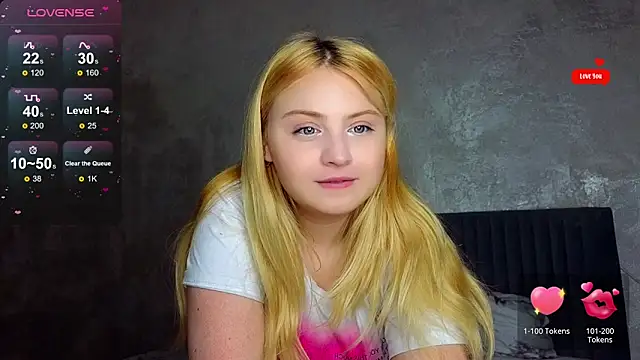 Snapshot of shy_blondiee chatting on March 2025 11:47:01 PM shy blondiee online show from March 2025 11:47:01 PM