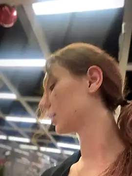 QuitieLia online show from October 2025 08:22:02 AM