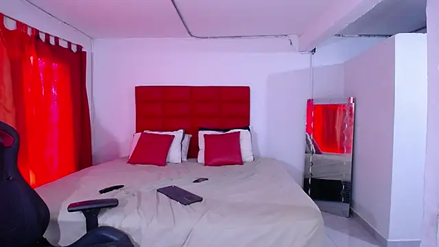 LyonGallego  online show from February 2026 09:40:01 PM