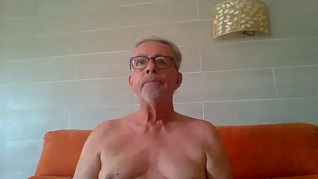 Snapshot of tuggy59 chatting on July 2026 06:47:02 AM tuggy59 online show from July 2026 06:47:02 AM