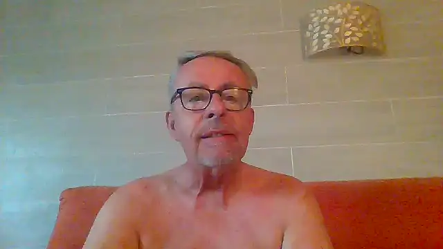 Snapshot of tuggy59 chatting on July 2026 06:04:02 AM tuggy59 online show from July 2026 06:04:02 AM