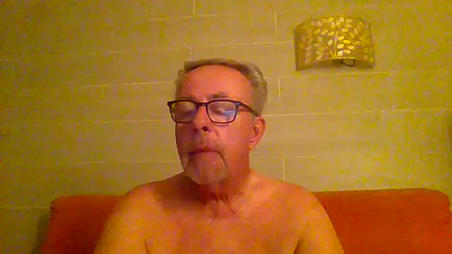 Snapshot of tuggy59 chatting on July 2026 04:16:01 AM tuggy59 online show from July 2026 04:16:01 AM