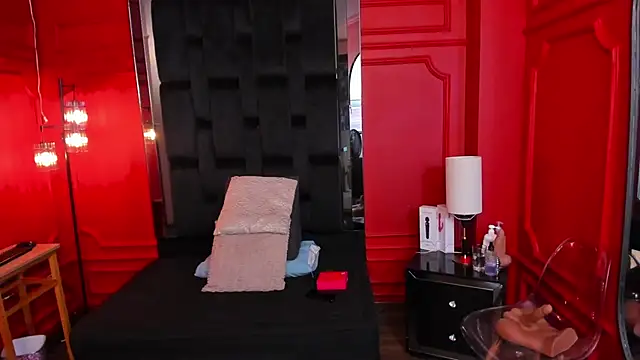 taylor bennet online show from September 2025 07:03:02 PM