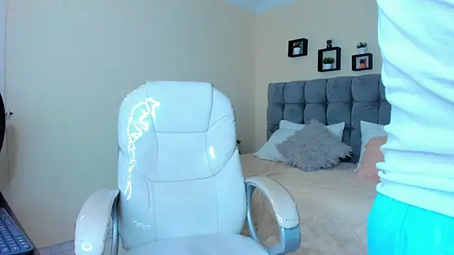 Alex cute77 online show from March 2025 12:23:02 PM