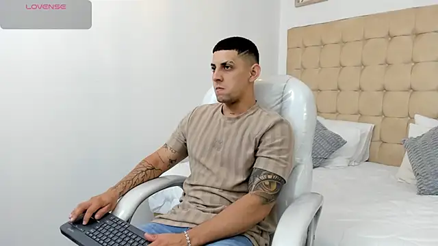 Alex cute77 online show from January 2026 12:31:01 PM