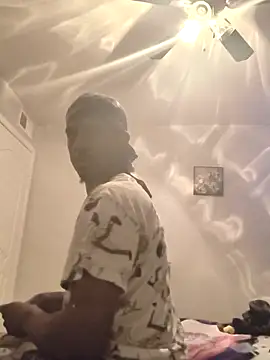 Snapshot of icyMike43 chatting on February 2026 03:30:02 PM icyMike43 online show from February 2026 03:30:02 PM