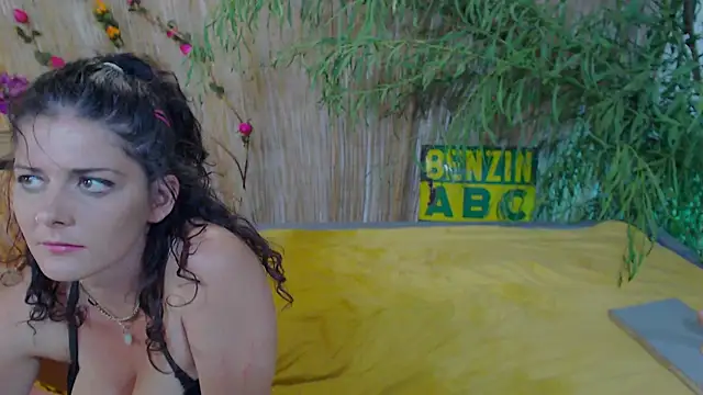 SweetJojo1993 online show from October 2025 10:29:02 PM