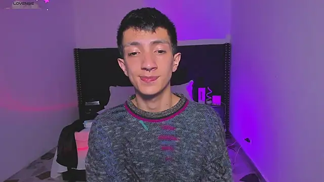 DereckCooperr online show from January 2025 01:13:02 AM