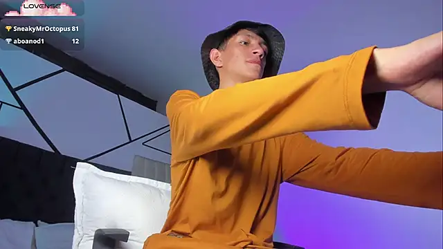 DereckCooperr online show from March 2025 12:15:02 AM