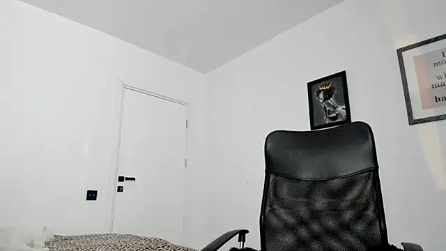 PortraitMarie online show from January 2025 09:57:01 PM