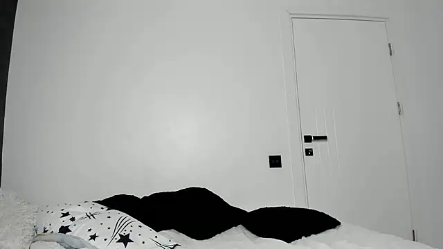 PortraitMarie online show from February 2025 03:27:02 PM