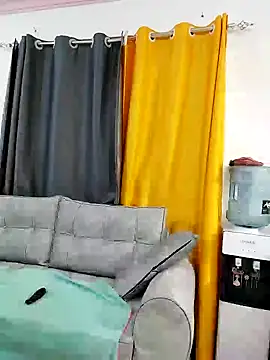 Snapshot of bebygirl143s chatting on January 2025 06:57:02 PM bebygirl143s online show from January 2025 06:57:02 PM