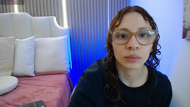 Snapshot of Katy_Van chatting on May 2026 08:50:02 PM Katy Van online show from May 2026 08:50:02 PM