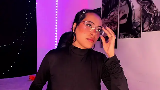 Snapshot of willow_poisson chatting on December 2024 11:24:02 PM willow poisson online show from December 2024 11:24:02 PM