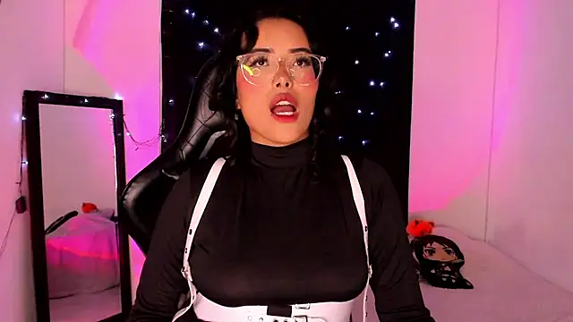 Snapshot of willow_poisson chatting on January 2025 08:26:01 PM willow poisson online show from January 2025 08:26:01 PM