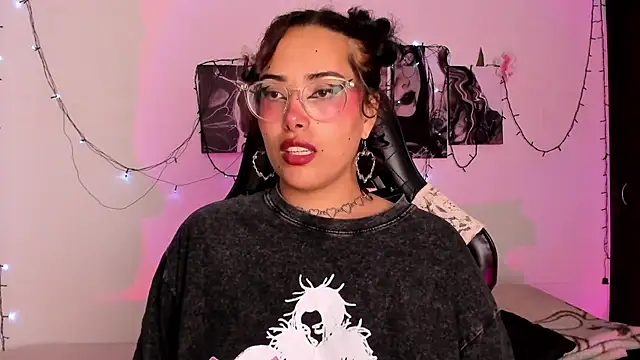 willow poisson online show from November 2025 05:23:01 PM