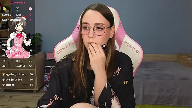 Snapshot of Sweet_frosti chatting on December 2024 06:04:02 AM Sweet frosti online show from December 2024 06:04:02 AM