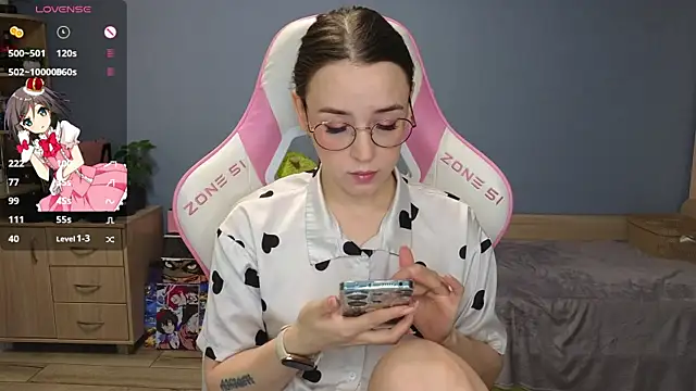 Snapshot of Sweet_frosti chatting on December 2024 03:12:01 AM Sweet frosti online show from December 2024 03:12:01 AM