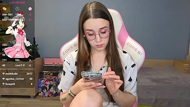Snapshot of Sweet_frosti chatting on January 2025 06:25:02 AM Sweet frosti online show from January 2025 06:25:02 AM
