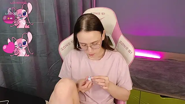 Snapshot of Sweet_frosti chatting on June 2026 03:22:01 AM Sweet frosti online show from June 2026 03:22:01 AM