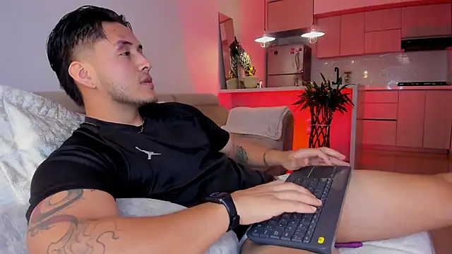 Chriskyle  online show from November 2025 11:27:01 PM