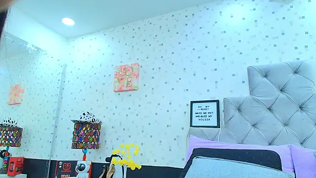 JulietaReyess online show from March 2025 05:56:01 PM