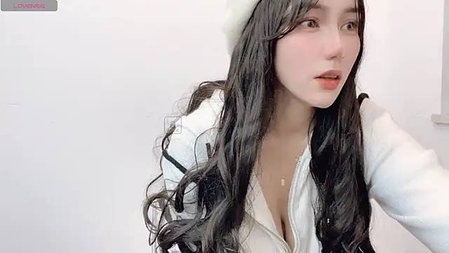 Snapshot of LIsha--170 chatting on December 2024 06:44:01 AM LIsha--170 online show from December 2024 06:44:01 AM