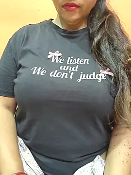 CUTE SOPHIA- online show from April 2026 01:11:02 AM