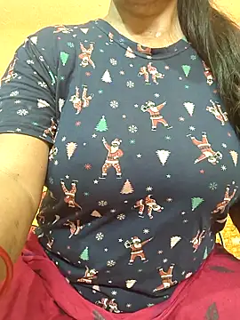 Snapshot of CUTE_SOPHIA- chatting on April 2026 01:37:01 AM CUTE SOPHIA- online show from April 2026 01:37:01 AM
