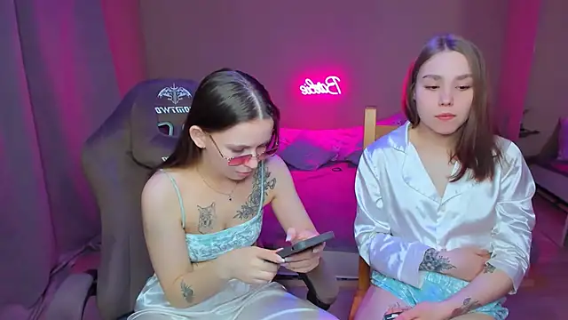 HelloRoxy online show from March 2025 12:43:01 PM