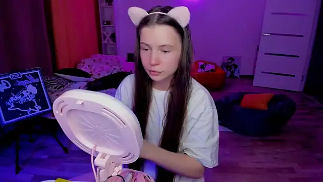 HelloRoxy online show from May 2026 06:09:01 PM