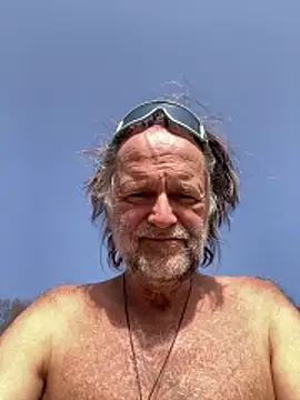 Snapshot of artXhibitor chatting on March 2026 01:41:01 PM artXhibitor online show from March 2026 01:41:01 PM