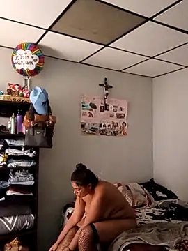 Snapshot of stefanie010 chatting on October 2025 06:32:01 PM stefanie010 online show from October 2025 06:32:01 PM