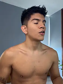 santiago 01 online show from October 2025 08:04:02 PM