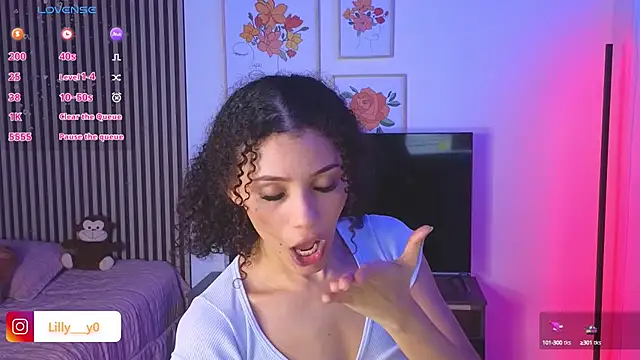 LillyDolls23 online show from February 2025 01:40:02 PM