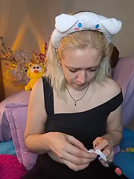 NaomiShimizu online show from December 2025 09:09:02 PM