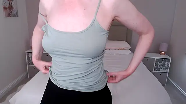 Snapshot of British_Goddess_Anna chatting on January 2025 12:00:01 PM British Goddess Anna online show from January 2025 12:00:01 PM