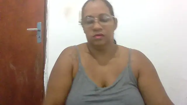 Snapshot of Darckbombom chatting on April 2026 10:02:02 AM Darckbombom online show from April 2026 10:02:02 AM