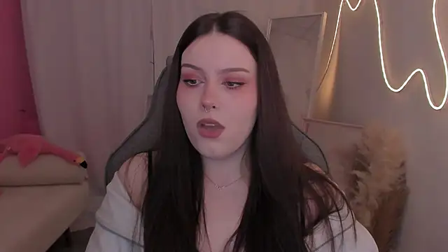 CoralineKeyns online show from February 2026 06:19:02 AM